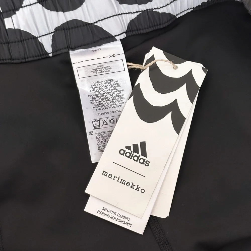 Adidas x Marimekko 2-in-1 Running Shorts - Picture 7 of 9